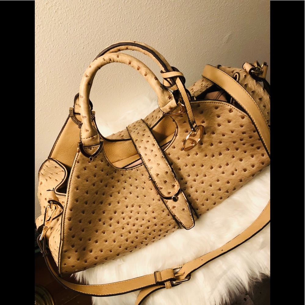 ❤️NEW FAUX OSTRICH VEGAN BEIGE HANDBAG TOTE
